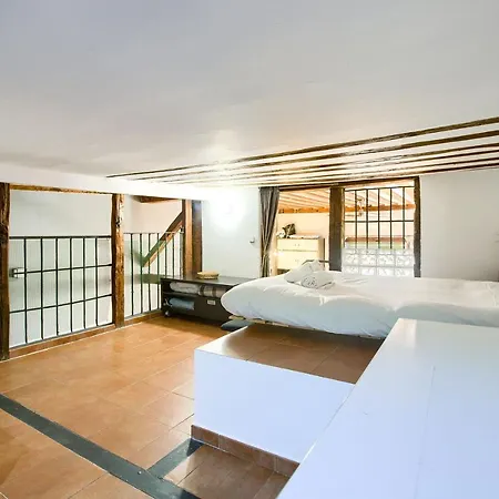 Charming Bohemian Lavapies Apartment Madrid Exterior photo
