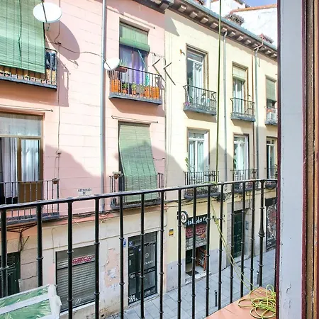 Charming Bohemian Lavapies Apartment Madrid Exterior photo