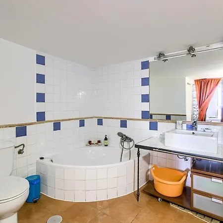 Charming Bohemian Lavapies Apartment Madrid Exterior photo
